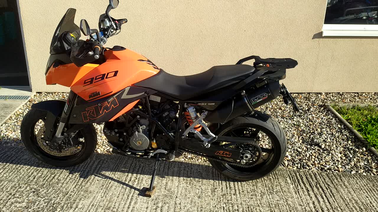 Video – KTM 990 Supermoto R