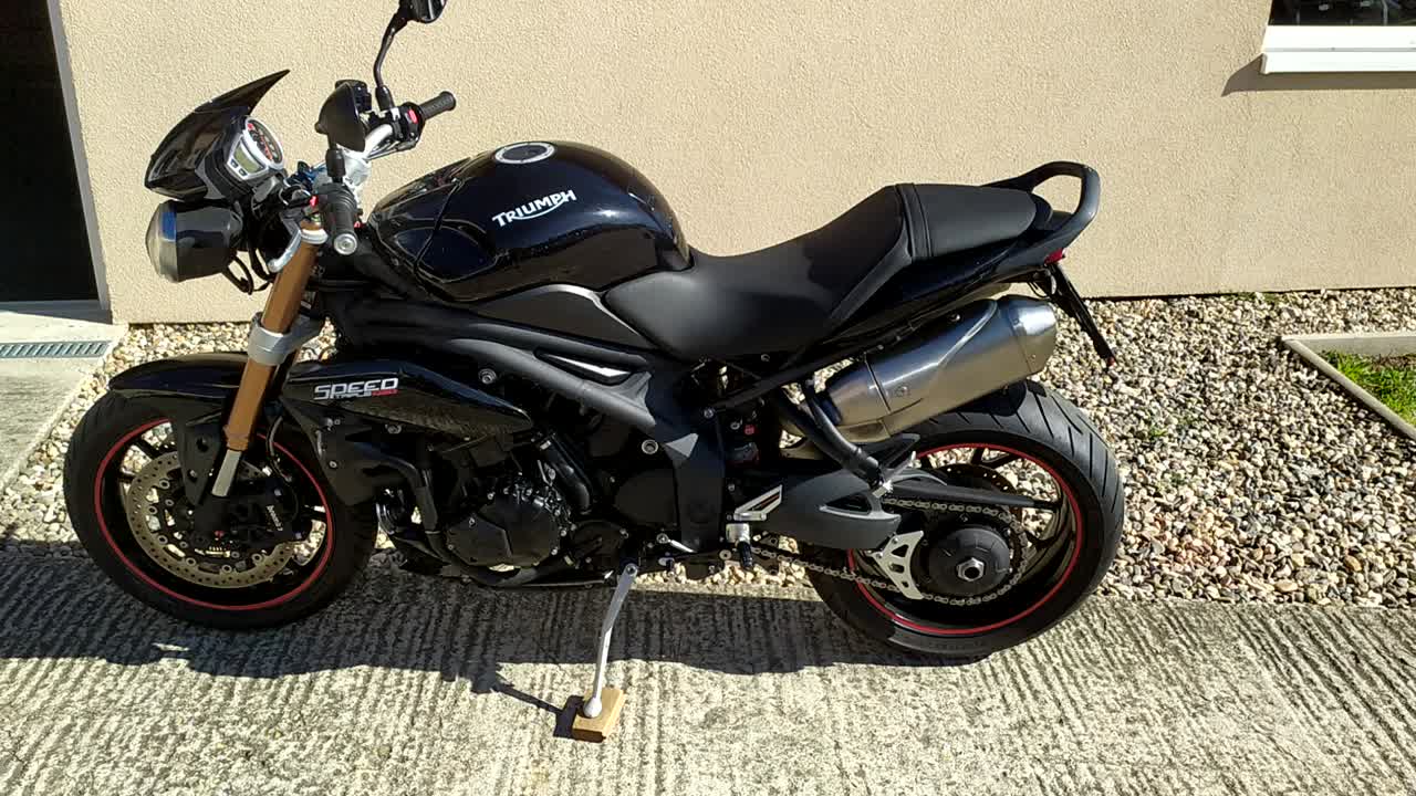 Video – Triumph Speed Triple 1050